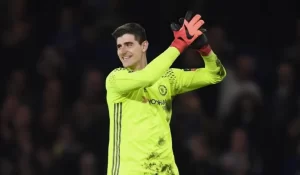 Unwavering Form Amidst the Distraction